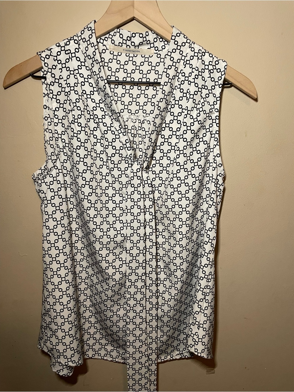 41 Hawthorn Black White Chain Print Sleeveless V-Neck Blouse Size Small